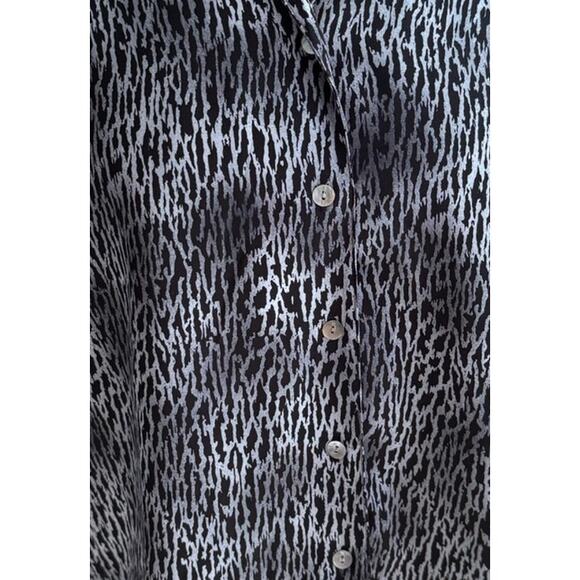 Notations Sz 10 100% Polyester Animal Print Gray Black Button Front Blouse - Picture 2 of 6